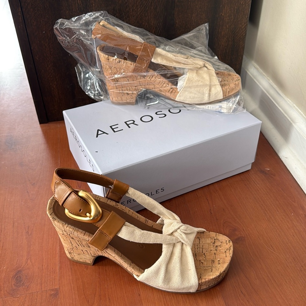 NEW Aerosoles Miki Wedge Heel